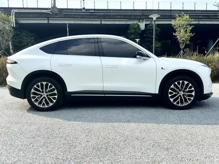 NIO EC6 2024 Model 75kWh – фото 7