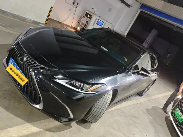 Lexus ES 2022 Model 200 Superior Edition – фото 1
