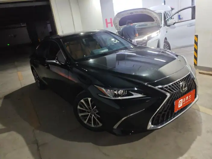 Lexus ES 2022 Model 200 Superior Edition – фото 2