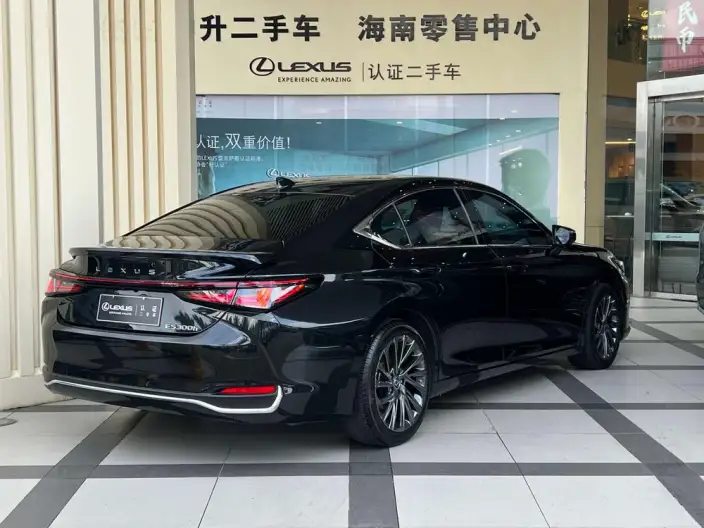 Lexus ES 2025 Model 300h Premium – фото 5