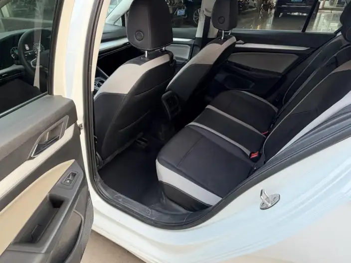 Volkswagen Golf 2021 Model 280TSI DSG Pro – фото 10