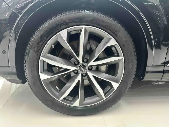 Audi Q7 2020 Model 55 TFSI quattro S line Noble Model – фото 6