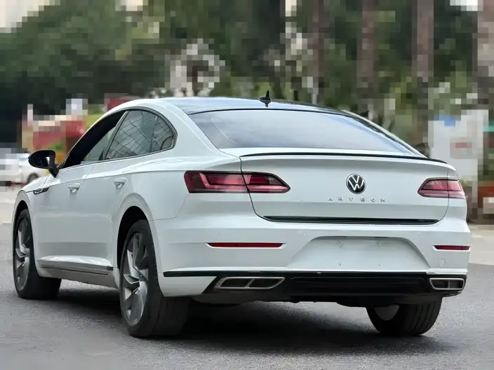 Volkswagen CC 2023 Model 380TSI Eye-catching version – фото 4