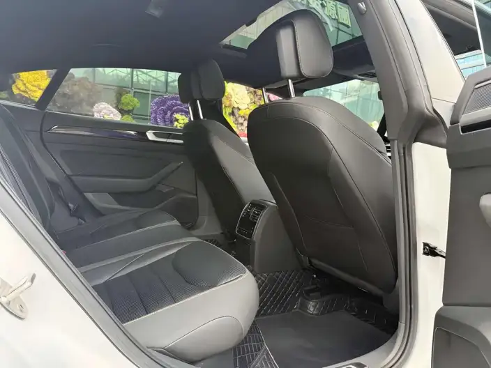 Volkswagen CC 2023 Model 380TSI Eye-catching version – фото 9