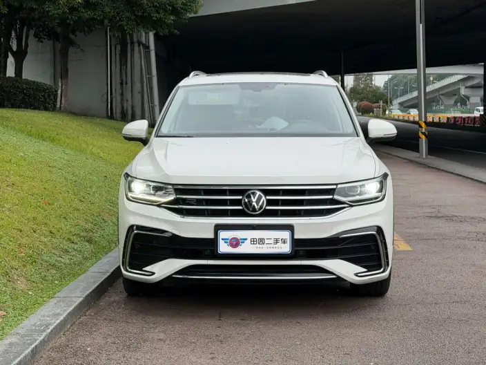 Volkswagen Tiguan L 2022 Model 330TSI Automatic 2WD R-Line Enjoy the version more – фото 2