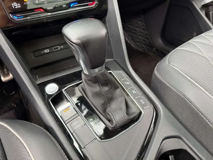 Volkswagen Tiguan L 2022 Model 330TSI Automatic 2WD R-Line Enjoy the version more – фото 10