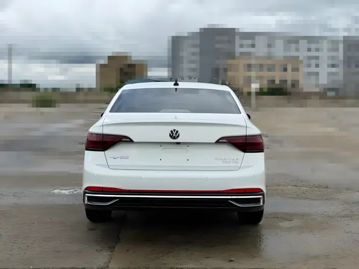 Volkswagen Sagitar 2023 Model 200TSI DSG Flying Version – фото 5