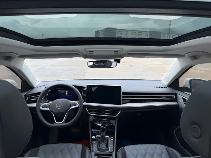 Volkswagen Sagitar 2023 Model 200TSI DSG Flying Version – фото 8