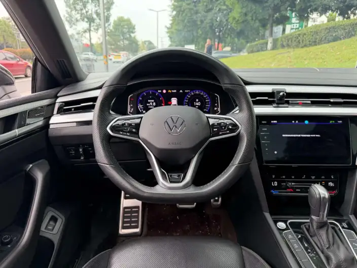 Volkswagen CC 2023 Model 380TSI Eye-catching version – фото 9