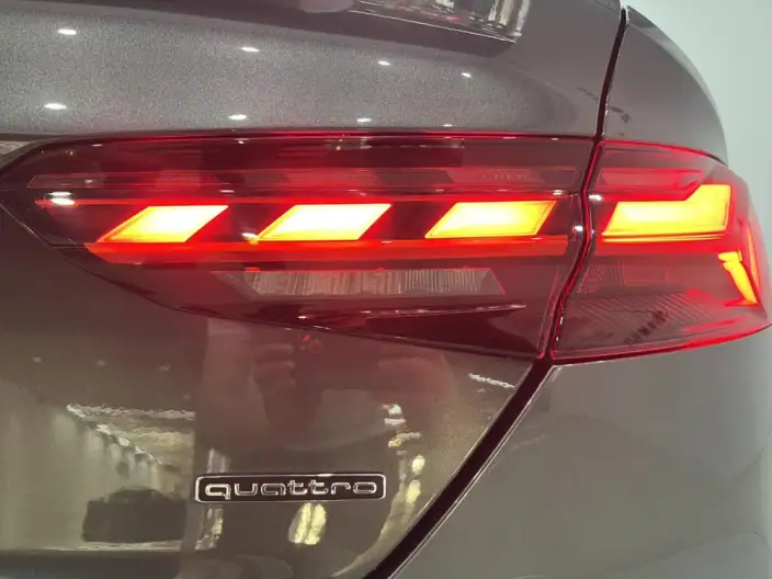 Audi A5 2025 Model Sportback Collector Edition Edition 40 TFSI quattro Luxury Dynamic Model – фото 7