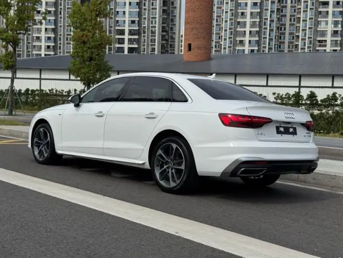 Audi A4 L 2022 Model 40 TFSI Fashion Dynamic Model – фото 4