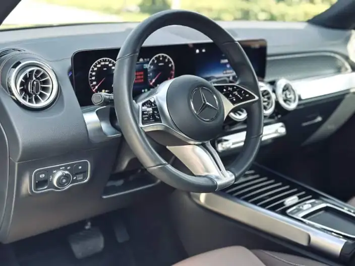 Mercedes-Benz GLB 2025 Model GLB 220 Fashion Model – фото 8