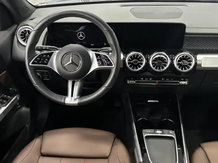 Mercedes-Benz GLB 2025 Model GLB 220 Fashion Model – фото 9