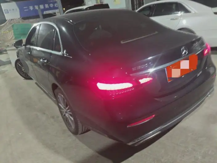 Mercedes-Benz E-Class 2022 Model E 260 L sedan – фото 3