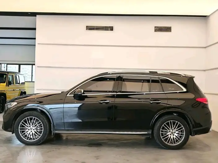 Mercedes-Benz GLC 2024 Model Facelift GLC 300 L 4MATIC Dynamic Model 5 seat – фото 4