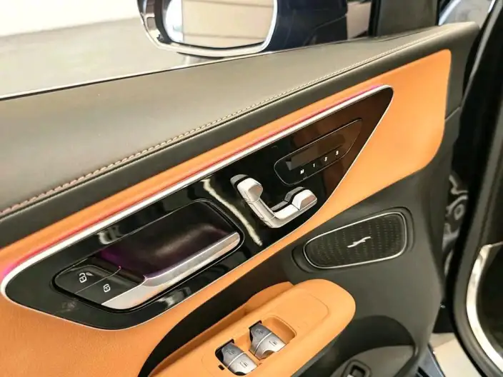 Mercedes-Benz GLC 2024 Model Facelift GLC 300 L 4MATIC Dynamic Model 5 seat – фото 7