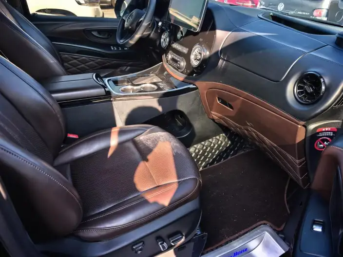 Viano 2023 Model 2.0T Elite Edition 7 seat – фото 4