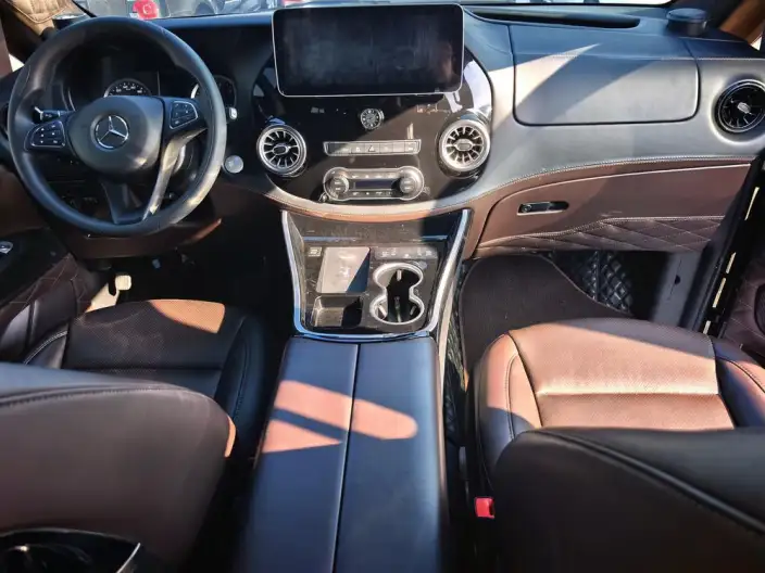 Viano 2023 Model 2.0T Elite Edition 7 seat – фото 6