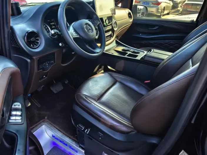 Viano 2023 Model 2.0T Elite Edition 7 seat – фото 9