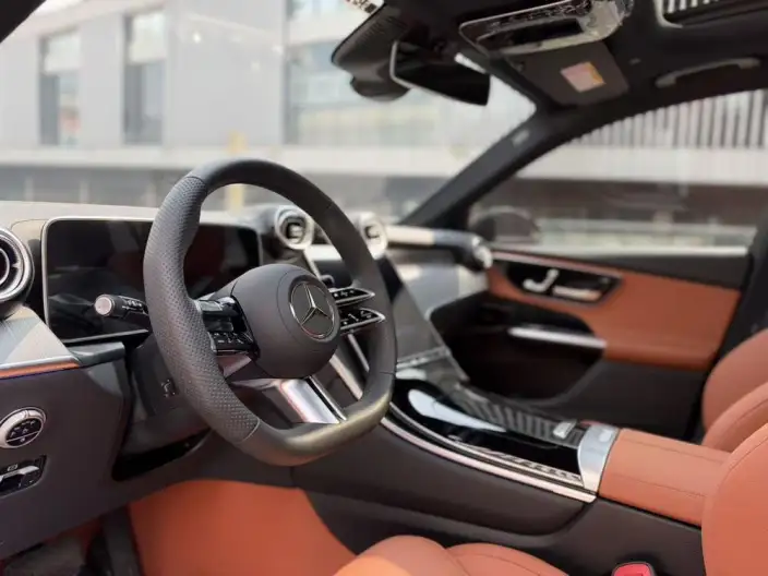 Mercedes-Benz GLC 2025 Model GLC 260 L 4MATIC Luxury Model 5 seat – фото 6