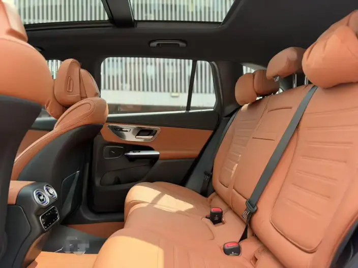 Mercedes-Benz GLC 2025 Model GLC 260 L 4MATIC Luxury Model 5 seat – фото 8
