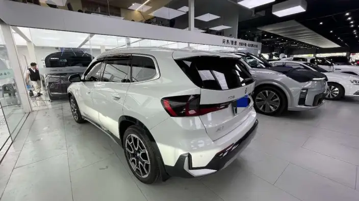 BMW X1 2025 Model sDrive25Li X Design Set – фото 4