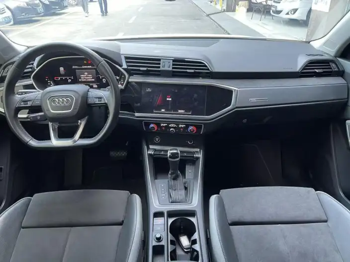 AUDI Q3 2022 Model 35 TFSI Fashion Dynamic Model – фото 9