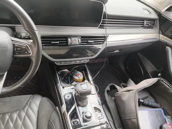 Hongqi HS5 2022 Model Facelift 2.0T Smart Flag Enjoy 4WD Edition – фото 8