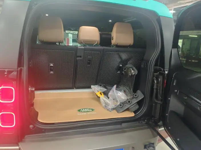 Land Rover Defender 2025 Model 90 3.0T P400 X-Dynamic HSE – фото 10