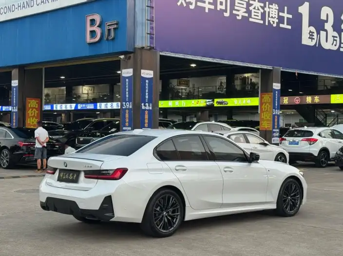 BMW 3 Series 2023 Model 330i M Sports Night Set – фото 6
