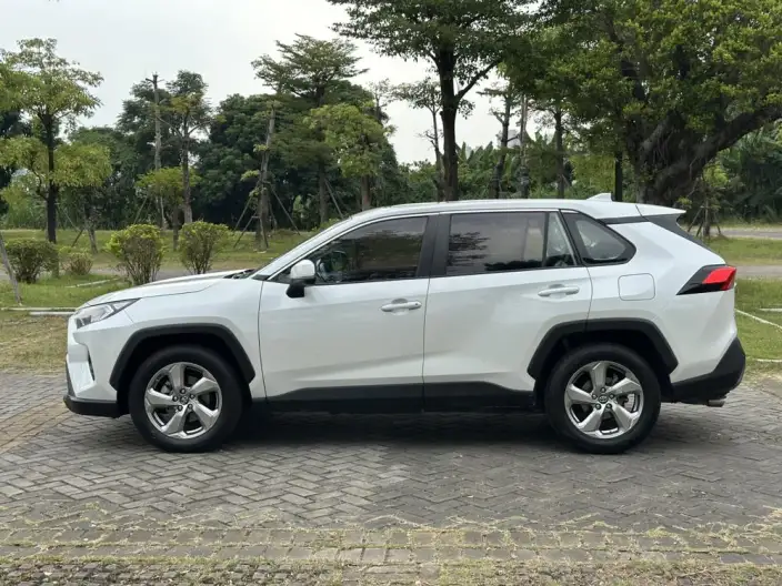Toyota RAV4 2022 Model 2.0L CVT 2WD Fashion PLUS Edition – фото 4
