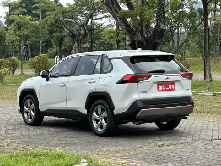 Toyota RAV4 2022 Model 2.0L CVT 2WD Fashion PLUS Edition – фото 5