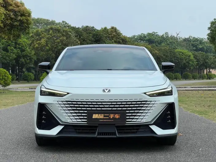Changan UNI-V 2023 Model 1.5T Noble Model – фото 2