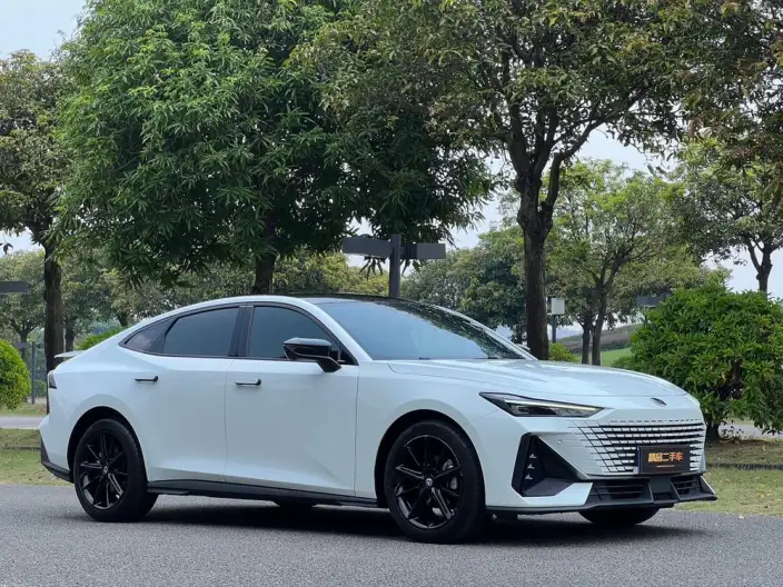 Changan UNI-V 2023 Model 1.5T Noble Model – фото 3