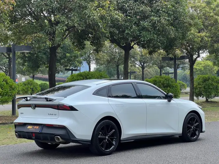 Changan UNI-V 2023 Model 1.5T Noble Model – фото 7