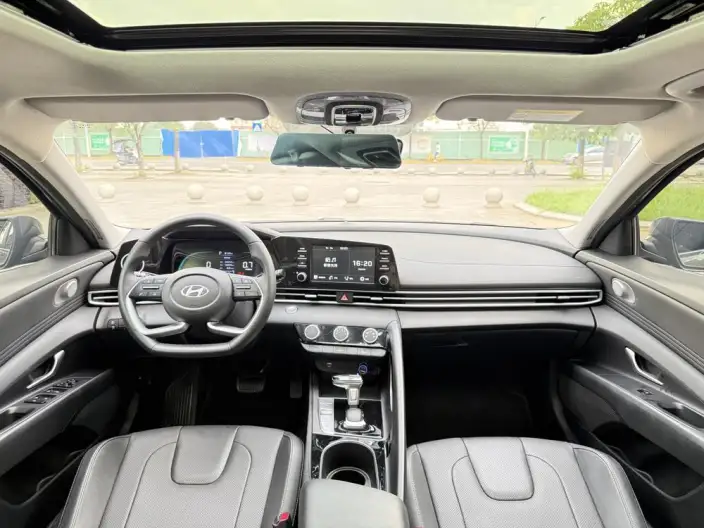 Hyundai Ioniq 2023 Model 1.5L CVT GLX Elite Edition – фото 8