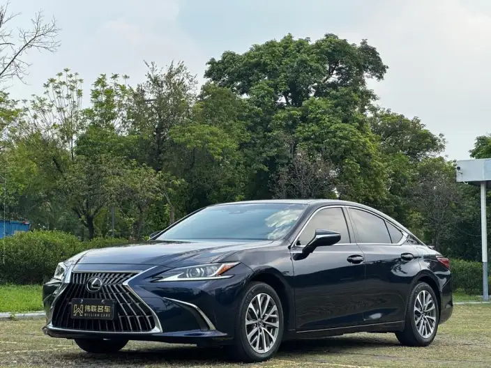 Lexus ES 2022 Model 300h Superior Edition – фото 1