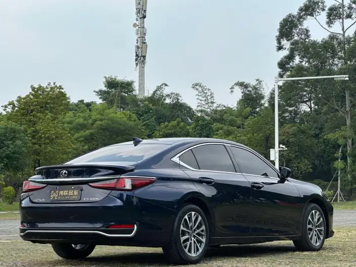 Lexus ES 2022 Model 300h Superior Edition – фото 6