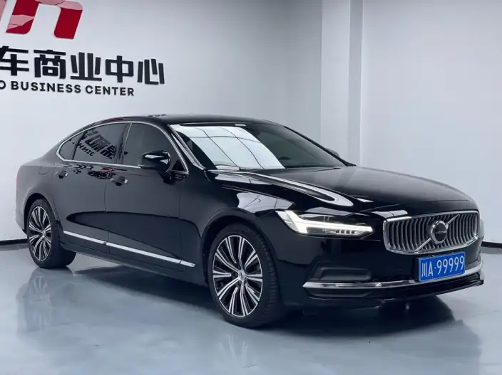 Volvo S90 2022 Model B5 Smart Range Deluxe Edition