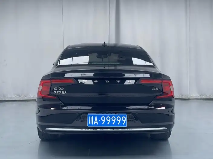 Volvo S90 2022 Model B5 Smart Range Deluxe Edition – фото 5