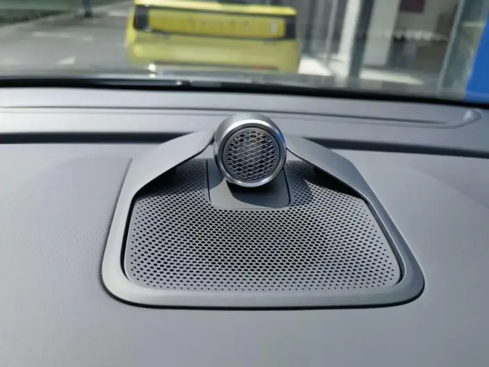 Volvo EM90 2025 Model Ultra VI seat – фото 8