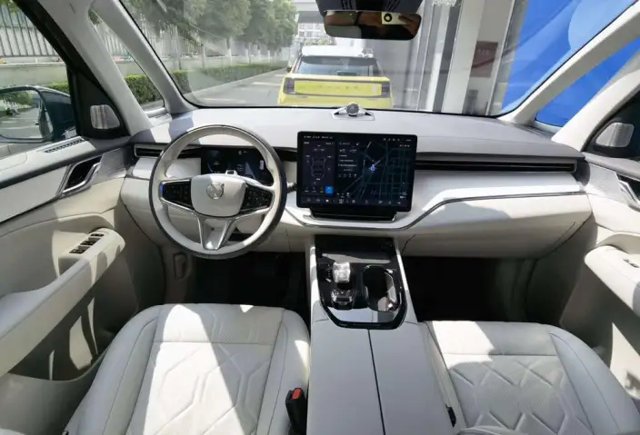 Volvo EM90 2025 Model Ultra VI seat – фото 10