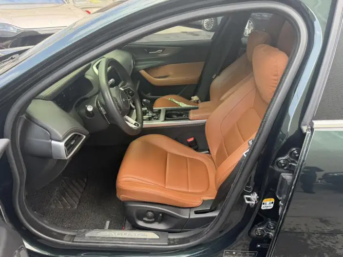 Jaguar XE L 2022 Model 2.0T 250PS R-DYNAMIC S Enterprising Sports Edition – фото 8