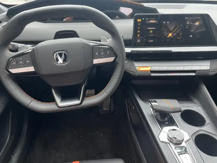 Changan UNI-V 2024 Model 1.5T Noble Model – фото 3