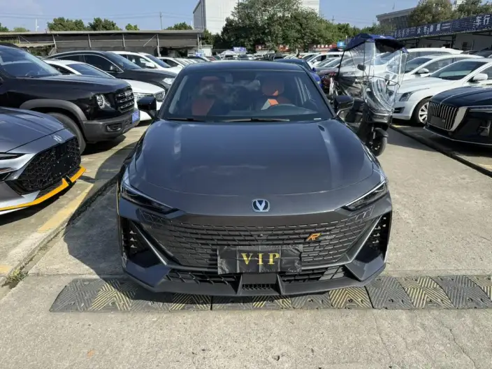 Changan UNI-V 2023 Model 1.5T Noble Model – фото 2