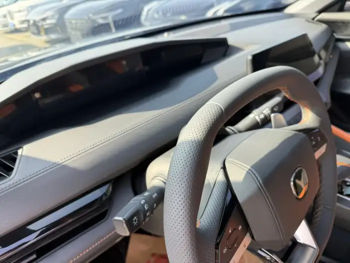 Changan UNI-V 2023 Model 1.5T Noble Model – фото 9