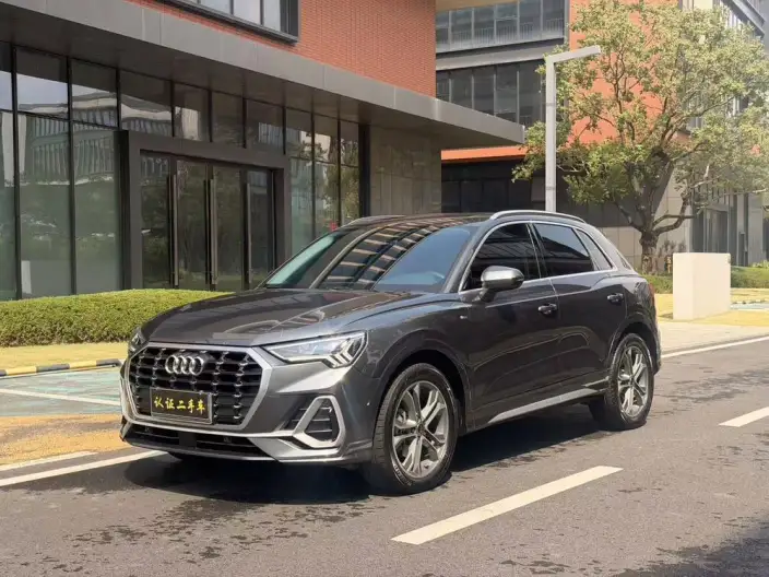 AUDI Q3 2023 Model Facelift 40 TFSI Fashion Dynamic Model – фото 1