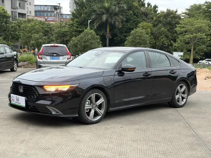 Honda Accord PHEV 2023 Model e:PHEV Premium Edition – фото 1