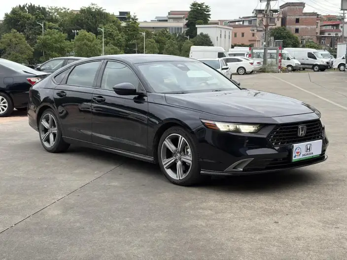 Honda Accord PHEV 2023 Model e:PHEV Premium Edition – фото 3
