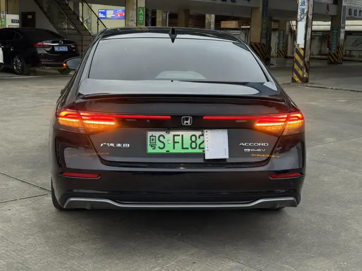 Honda Accord PHEV 2023 Model e:PHEV Premium Edition – фото 5